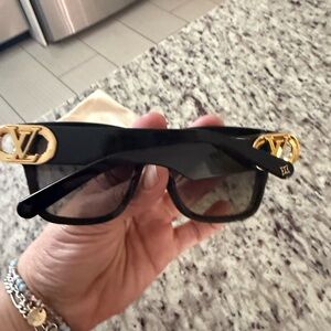 Louis Vuitton Black and Gold Women's Glasses